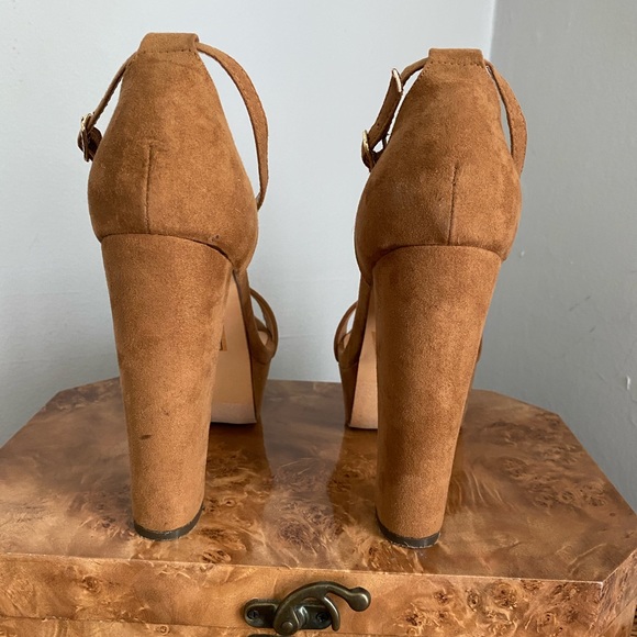 FASHION NOVA CARMEL SUEDE PLATFORM CHUCKY HEELS - Picture 7 of 8